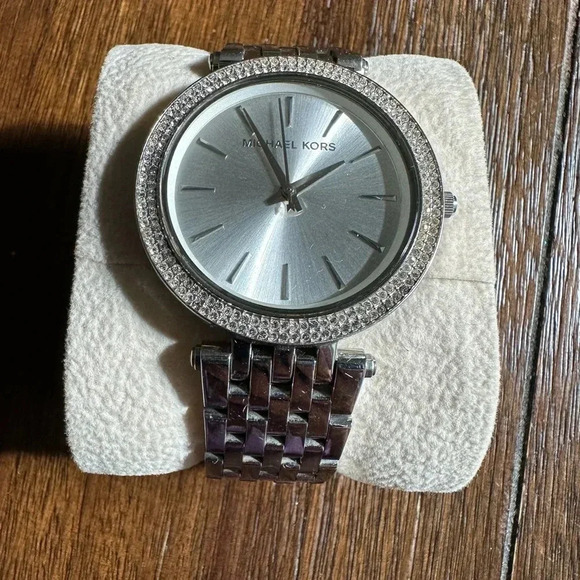 Michael Kors Darci watch - Picture 12 of 12